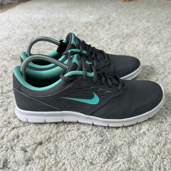 NIKE Orive Grey Teal  WOMEN'S  SHOES   Size 7.5 - Picture 1 of 7